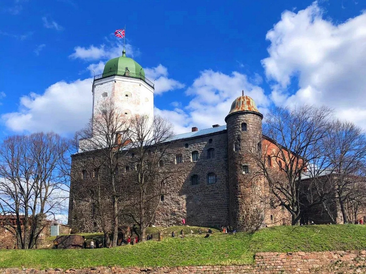 Средневековый Выборг (с экскурсией по старому городу и Замковому острову)