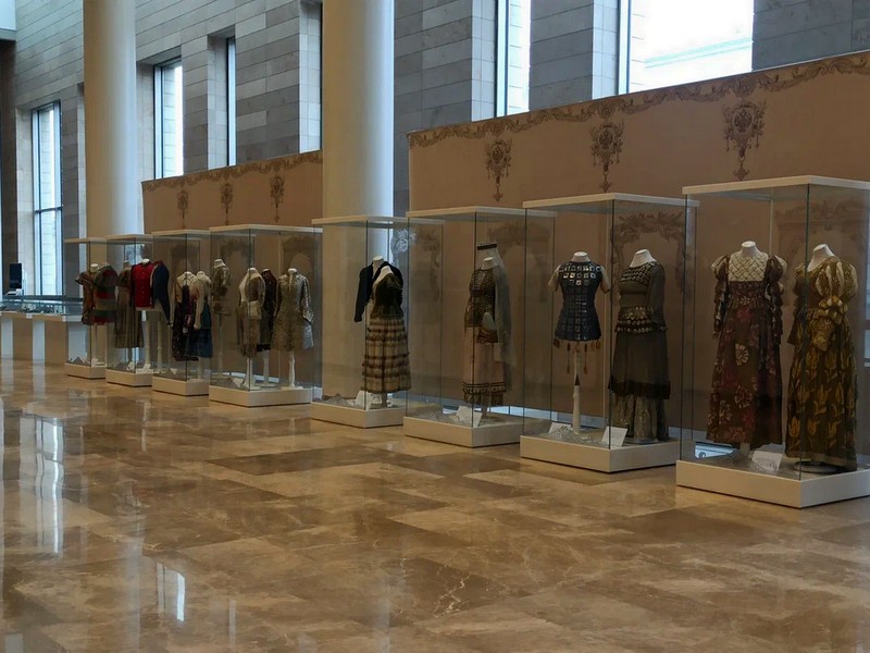 «Наш свет – театр»: главные сцены Петербурга (с экскурсией в Александринском театре)